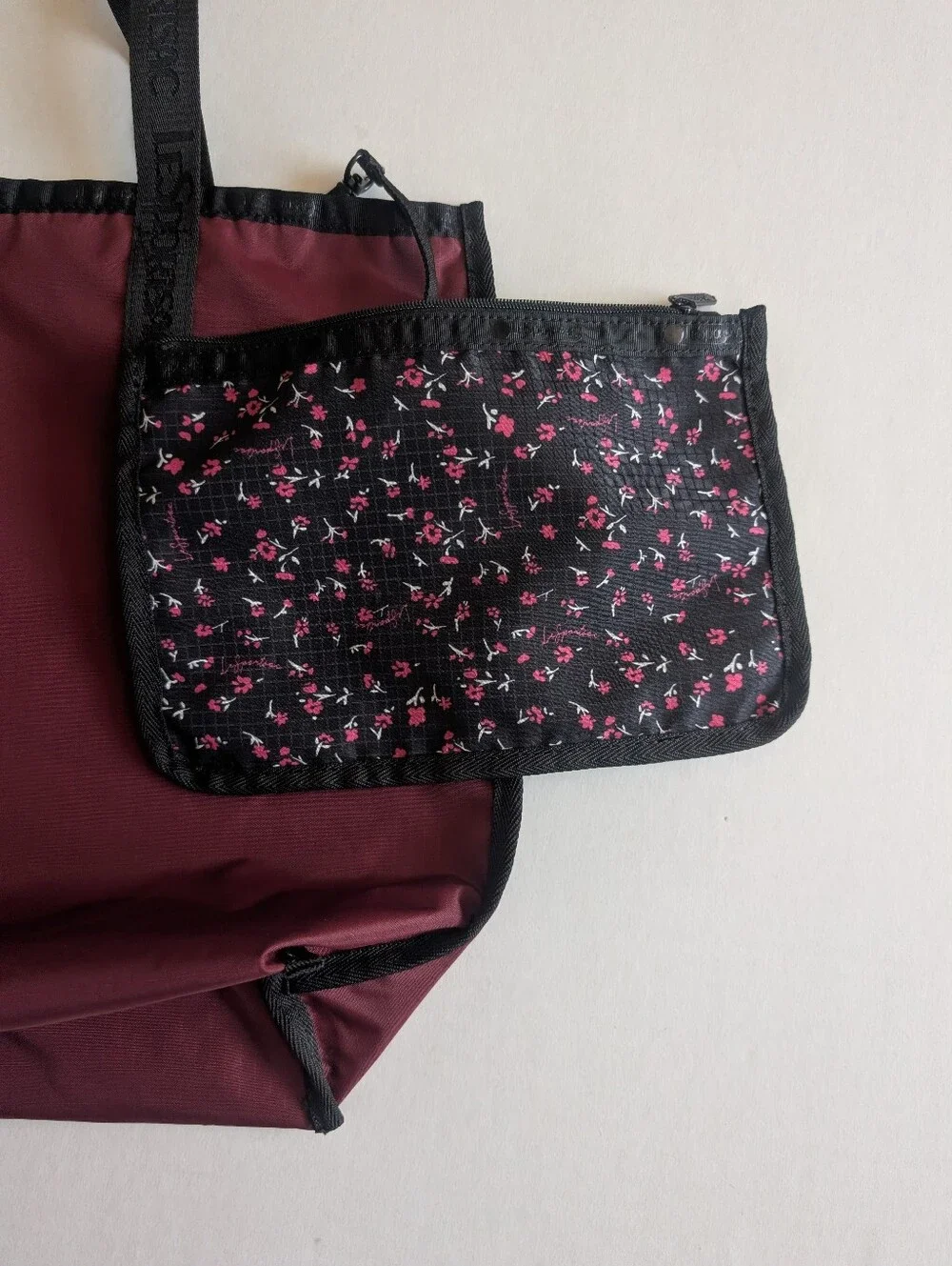 Lesportsac Burgundy Nylon Tote W/Pouch